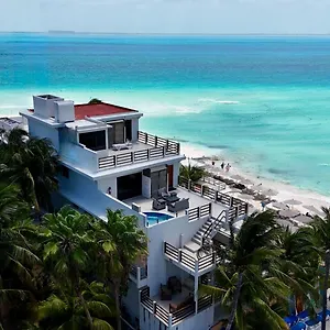 Hotel Cuxos Beachfront, Isla Mujeres